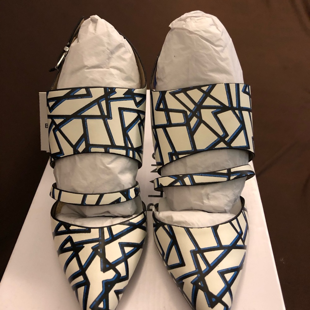 Women’s shoes